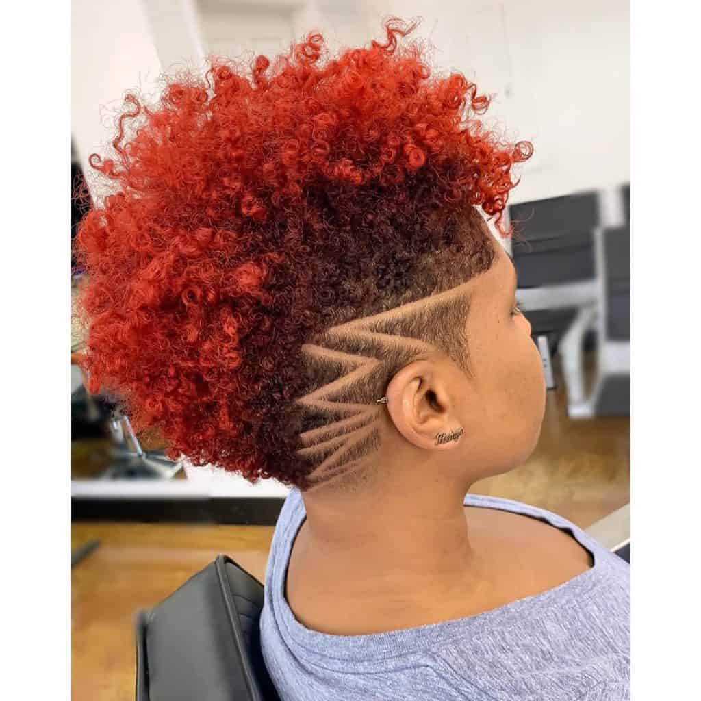 Coupe de cheveux longue et effilée pour femmes