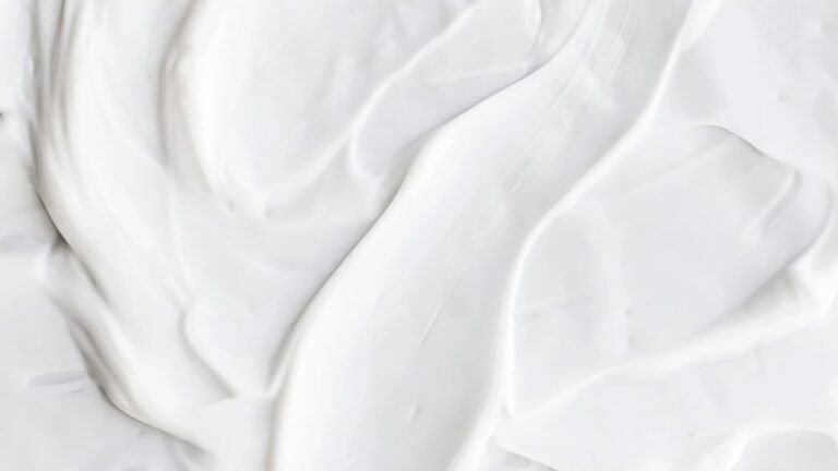 Why Emollient Moisturisers Are King For Effective Skincare